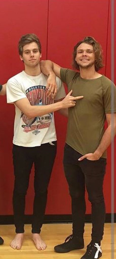 colorsof5sos's tweet image. lashton red layout✨