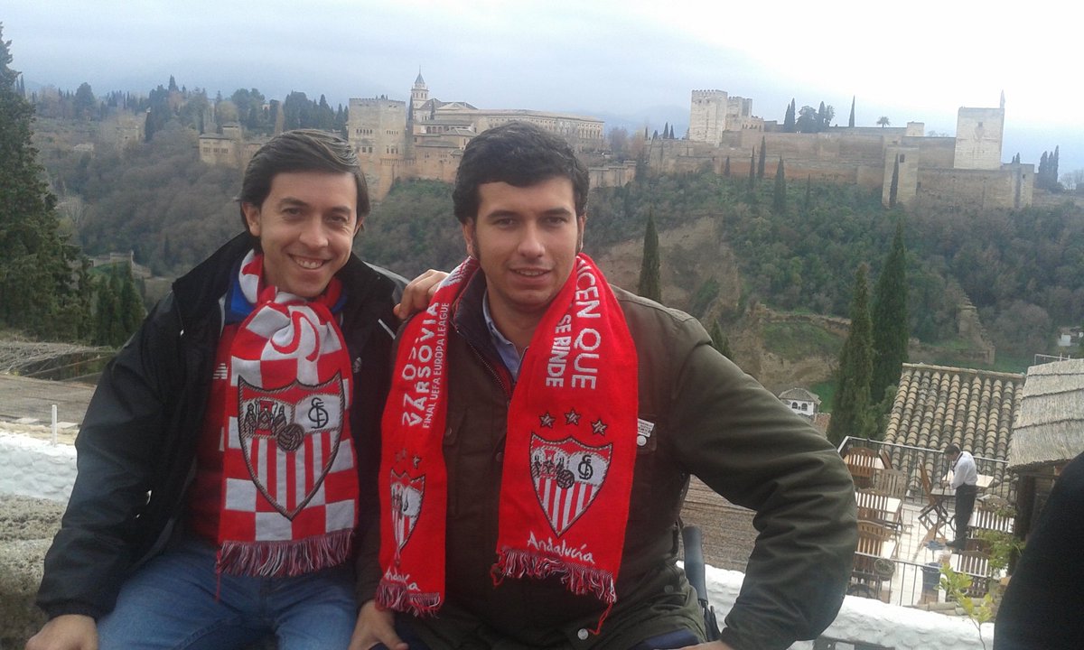 Tiñendo la Alhambra de sevillismo con @rlucenamonge #GranadaOnTour #RoadToGranada @NervioneoSFC #vamosmisevilla