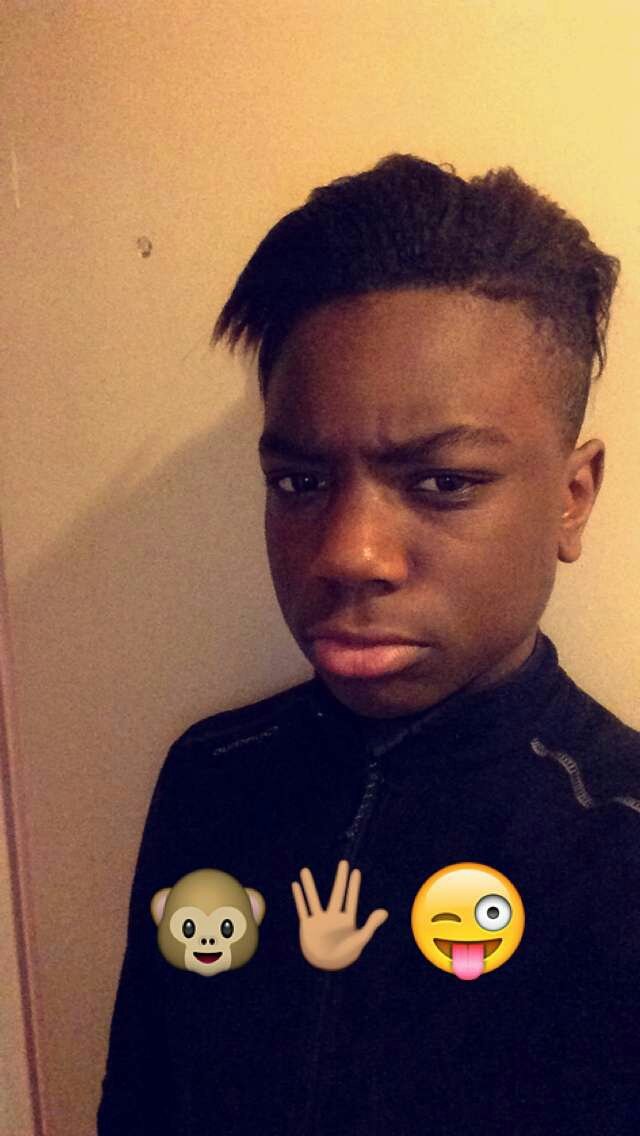 __roanb's tweet photo. Dis moi qui veut ma place ?.. je me mélange pas je rèste appart.. 🎤🎵 #jul https://t.co/ZrdCu5jUe6