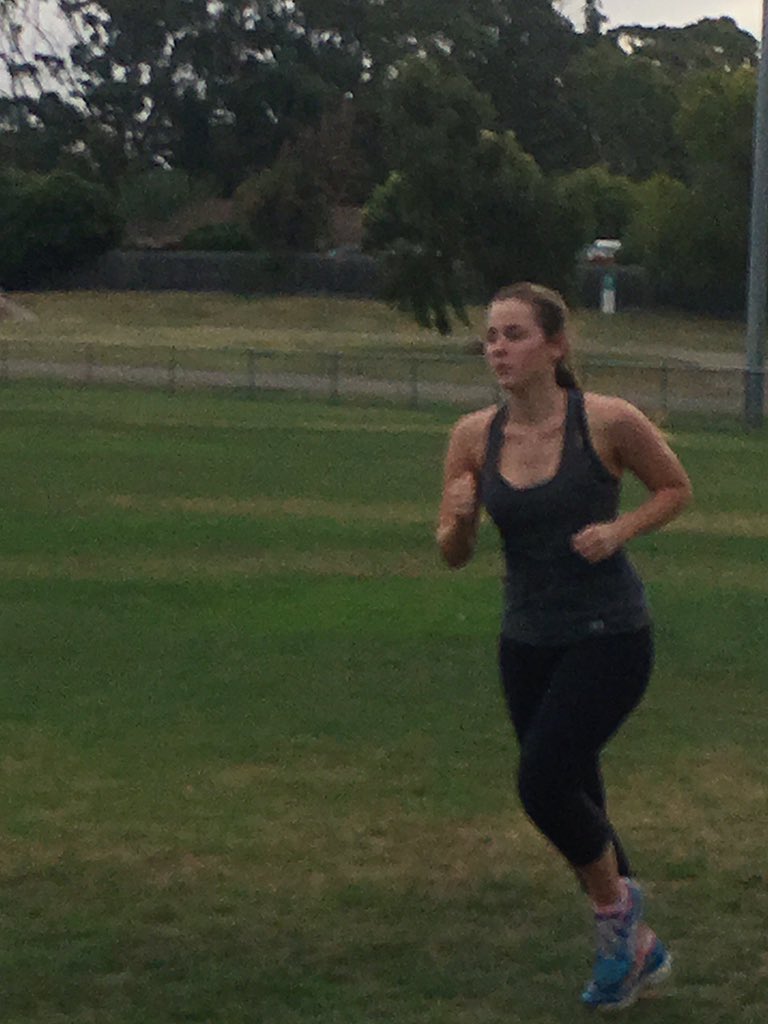 chloestephens98's tweet photo. 6x 1km for #w3session1 complete βπ #preseason @YouthGirls @TACVictoria #rayscave https://t.co/TPVnsh2w64