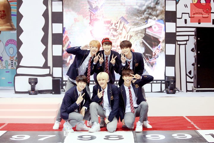 [#아스트로] 오늘 저녁 7시 10분부터 #아스트로 가 출연하는 KBS1 #도전골든벨 이 방송됩니다~ 아스트로의 장화신은 고양이 무대와 차은우의 골든벨 도전! 절대 놓치지 마세요~>_<