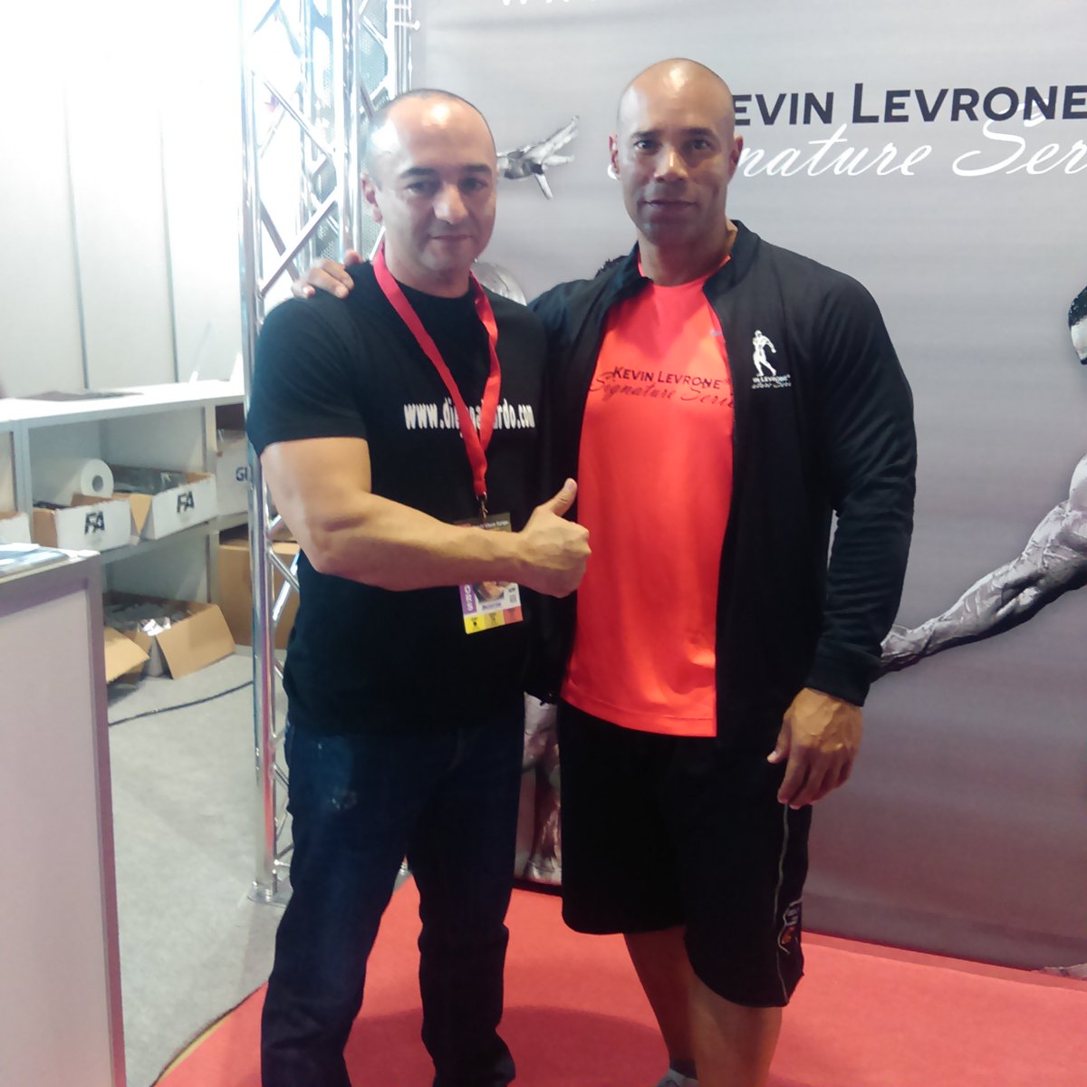 criptonarios's tweet photo. Amazing @LevroneKevin my idol #KevinLevrone in #ACE2015
#levronereport #IFBBPro #Bodybuilder
https://t.co/1jNgeApAzf https://t.co/7YTxw3unhU