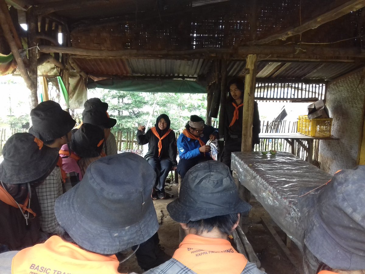 H6 Diklatsar Outing To XIX sosialisasi pedesaan di Palasari. Semangat siswa!