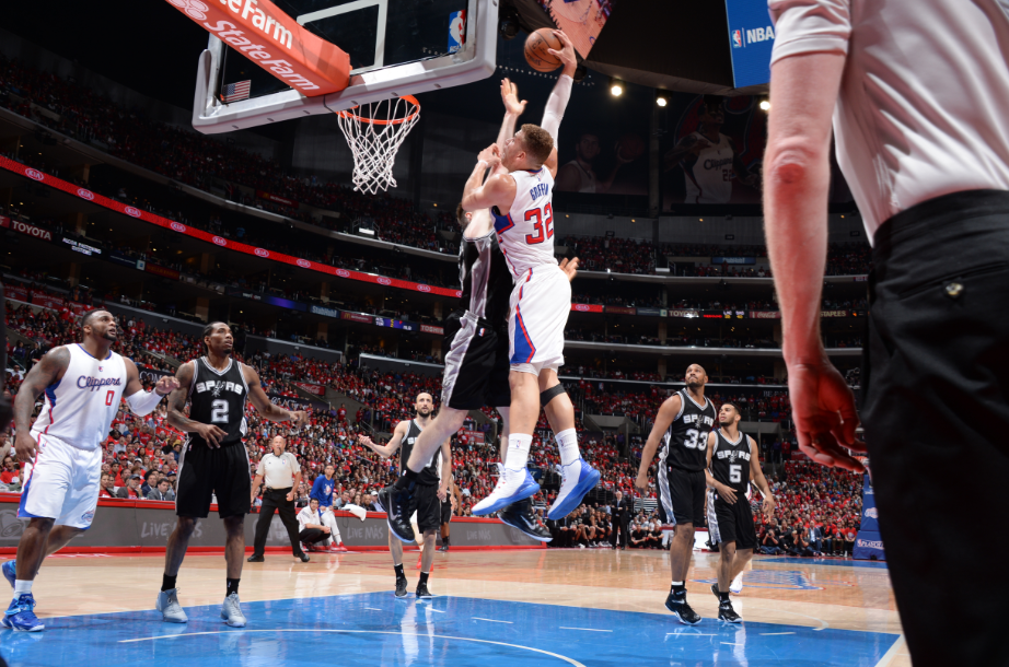 sportsactu_be's tweet photo. Les Highlights #NBA de 2015 (VIDEOS) - Sportsactu https://t.co/qhbUEg4owr #highlight2015 https://t.co/PYI5CIz4IZ