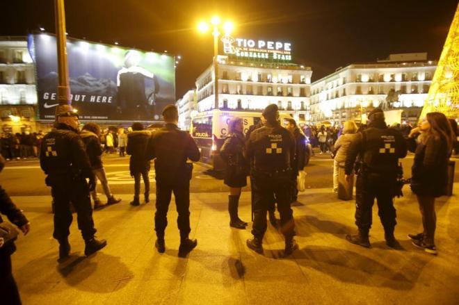 SocorrerYProteg's tweet photo. La Policía cierra 33 locales de ocio con fiestas de Nochevieja en Madrid. https://t.co/6fQKp4vyvz https://t.co/wm1tPZ3mXM