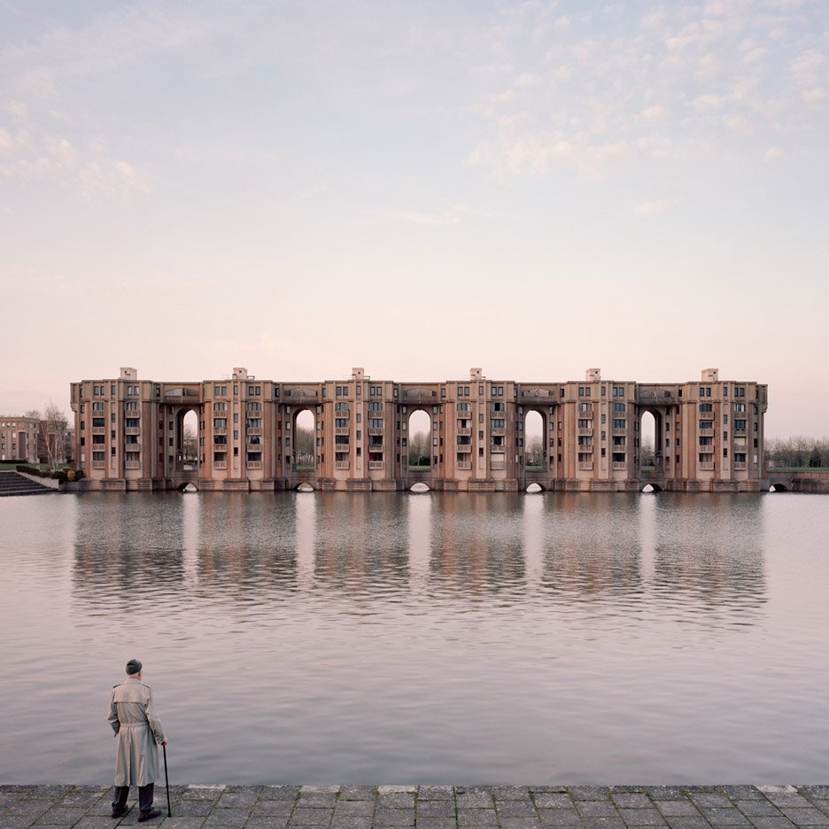 Images by French photographer Laurent Kronental show Paris' forgotten housing estates: dezeen.com/?p=826456