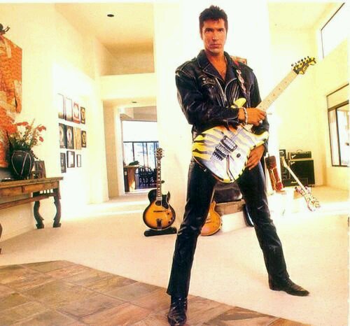 AgapitoHerrero's tweet photo. Gm @PalomaAG63 @maidenengland66 @Captainsnake @BazzaMFV @pjar72 @lorena5527 @LEDPURPLEROCK @cincinati51 @tessquiroga https://t.co/TUAiiFp3IE