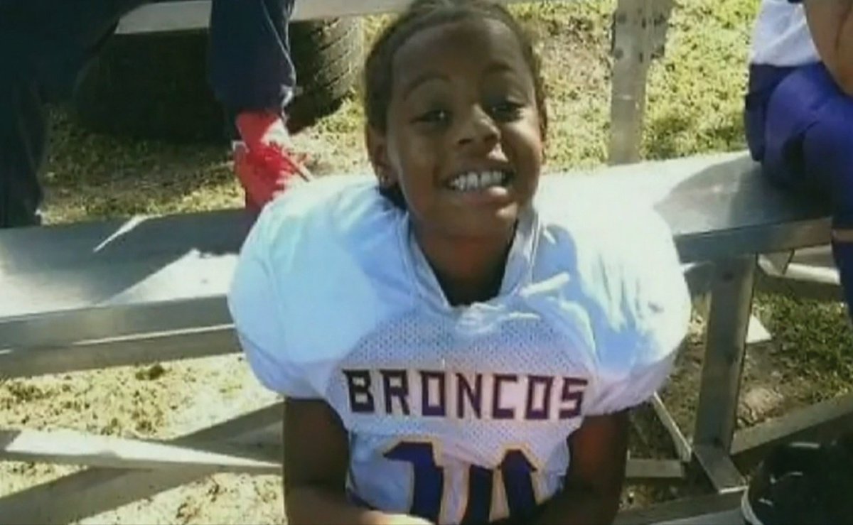TEARFUL TRIBUTE: Family & friends remember a 7-year-old boy who was shot and killed during a drive-by. https://t.co/SydMxror1M