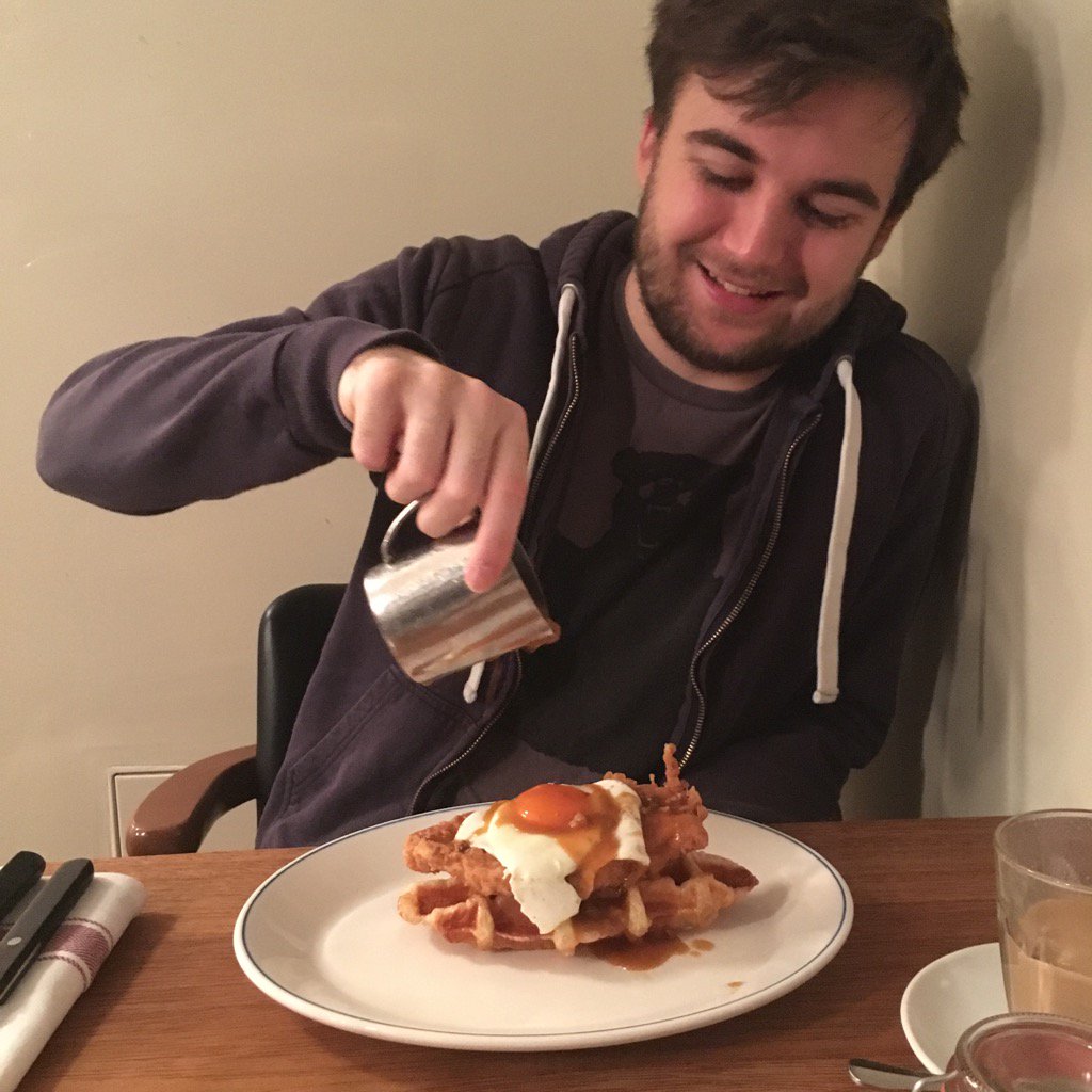 AnnaVrakas's tweet photo. Rainy Sunday can only mean one thing. Brunch @FoxlowTweets 🍳🍗☕️ https://t.co/KMv8nE0whg