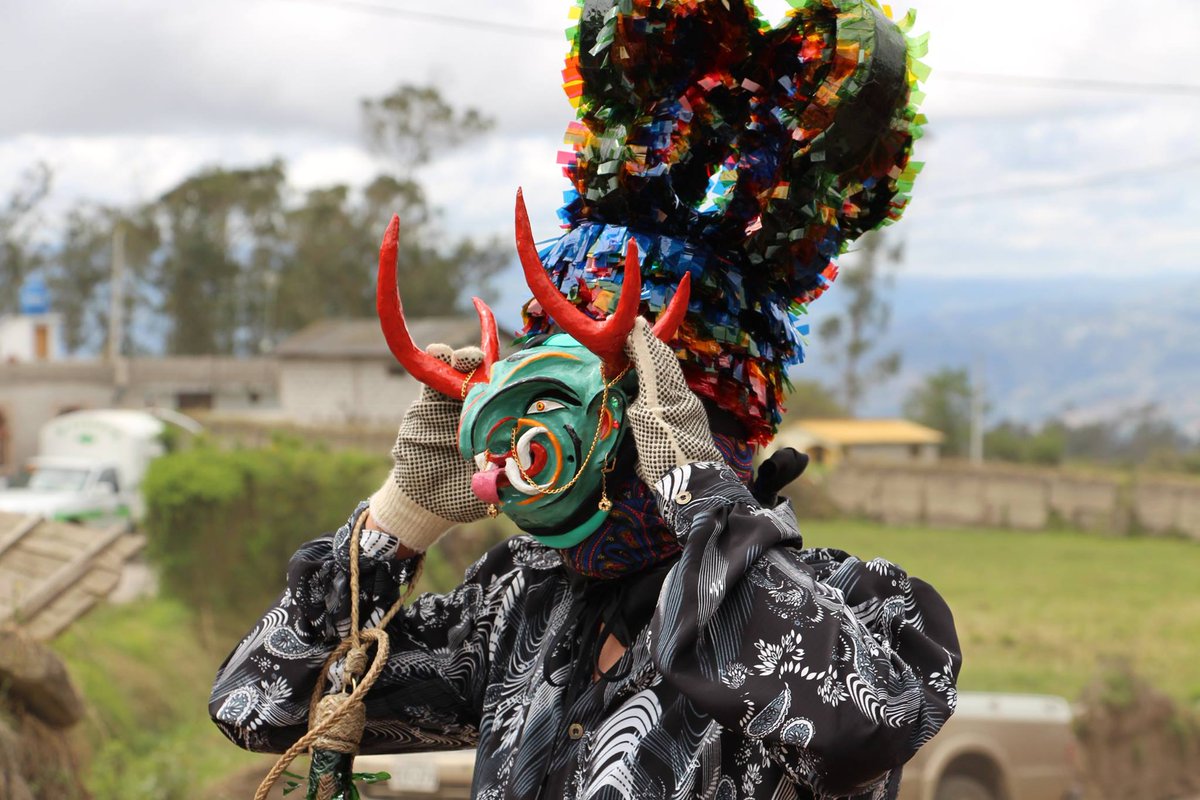 MaskCollective's tweet photo. En attendant le docu, les #photos #diablada #Pillaro. Ce n'est qu'un #début! Aidez nous sur https://t.co/fmfUyTdxa5 https://t.co/CcP3YK69Jh