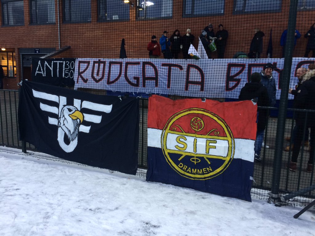 StromsgodsetIF's tweet photo. Still opp og heie på #strømsgodsetif #bandy @GodsetUnionen https://t.co/wJjT1SzGVJ