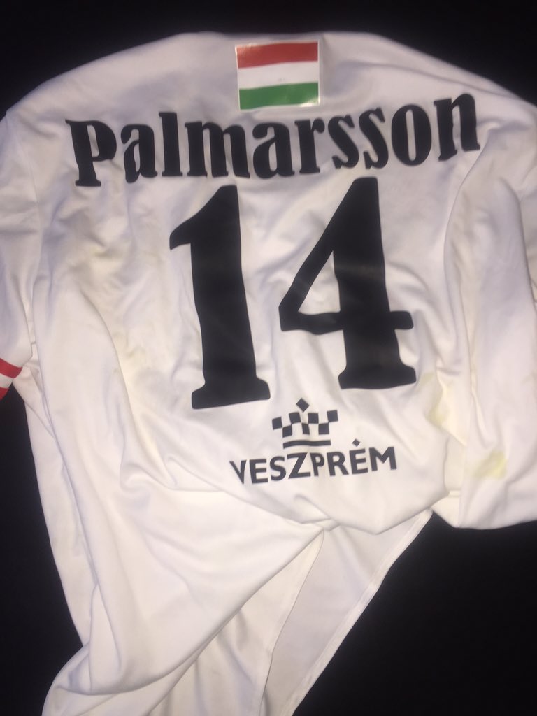 Snillingurinn Aron Palmarsson í Atvinnumönnunum okkar 19:40 í kvöld! Hentu í RT og þú gætir unnið áritaða treyju!