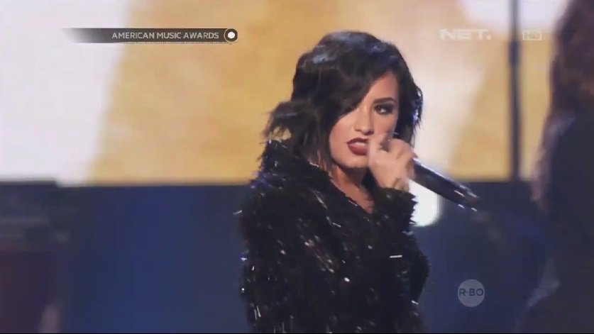 mdtvindonesia's tweet image. Powerful performance from Alanis Morrisette and @ddlovato!

#AMAs2015OnNET