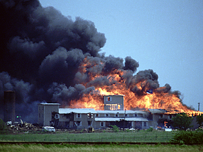 bloodless_coup's tweet photo. When lefties bring up Ruby Ridge, Waco, and Elian Gonzalez, remind them DEMOCRATS did them. #OregonUnderAttack https://t.co/Nc9HLAlnZf
