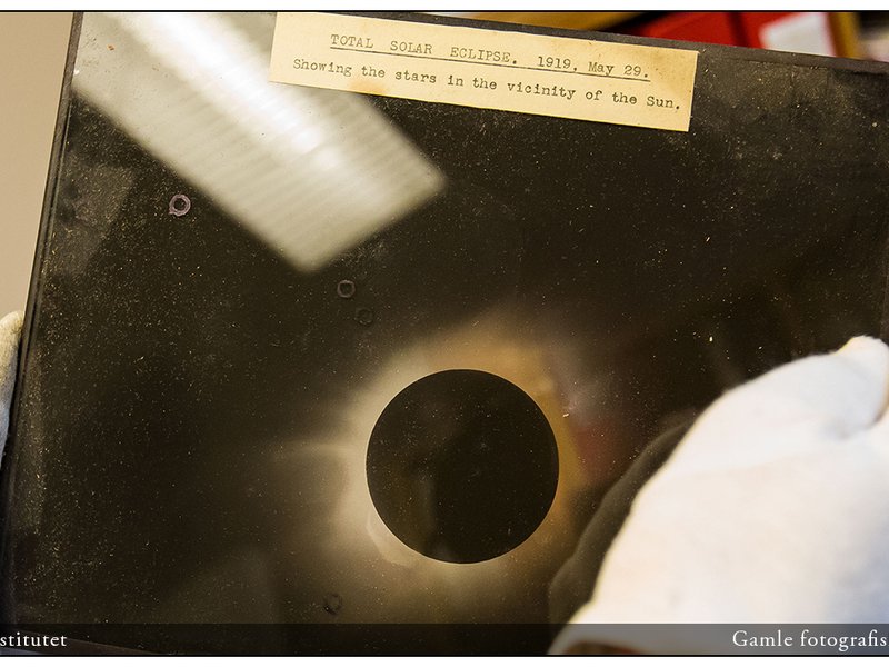 SmithsonianMag's tweet image. Long-lost photos of eclipses and stars found in an observatory basement. smithmag.co/SQAD0e