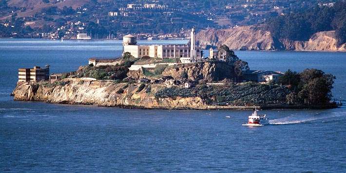 HowitzerDoogie's tweet photo. We have a wall (#Alcatraz built in 1847) for that purpose. It has a waterfront view.
Start w the #BushNazis
@trcfwtt https://t.co/nI6EQGodSX