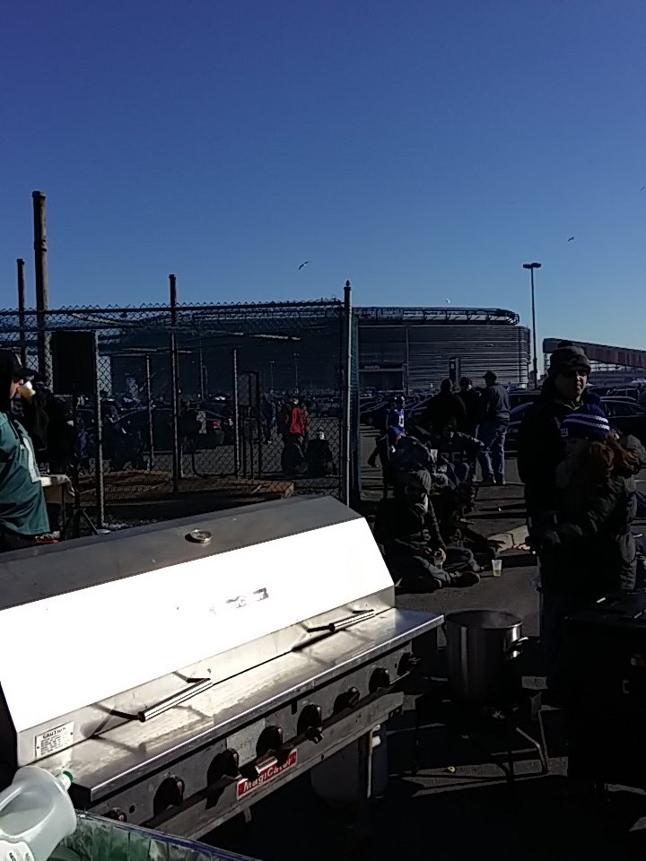 ArantxaPC's tweet photo. Giants vs Eagles @mundomex #tailgate https://t.co/v0DakN1R5P
