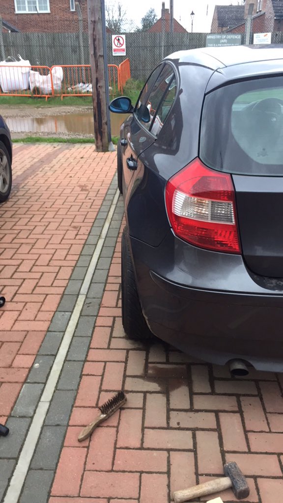 jdm_benny's tweet image. When ya mate wants to try your wheels on 😂😂😂