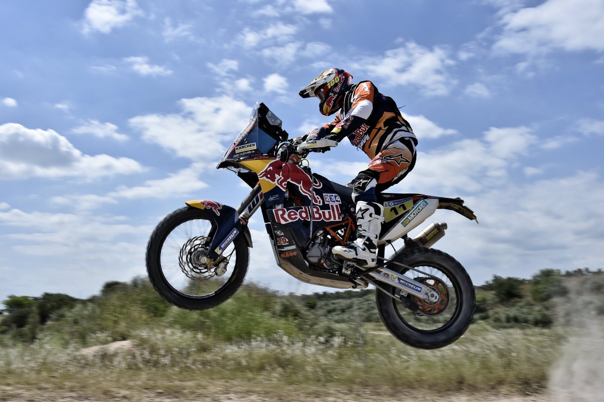 Etapa anulada por mal tiempo #Dakar2016. <a href="/LaiaSanz_/">Laia Sanz</a> intentará recuperar posiciones. <a href="/JordiViladoms/">Jordi Viladoms</a> seguir en cabeza