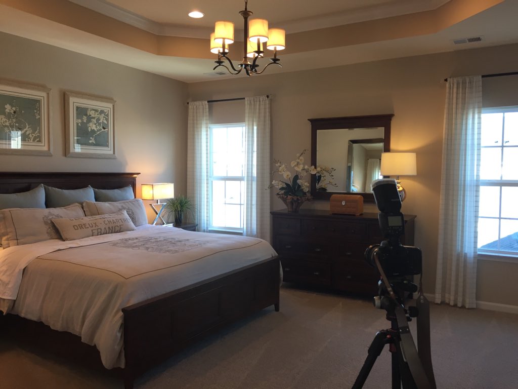 AshleeNoel's tweet photo. On location, shooting a model home in #Doylestown. #realestate #realestatephotography #interiordesign #buckscounty https://t.co/x4EVj6mhwg