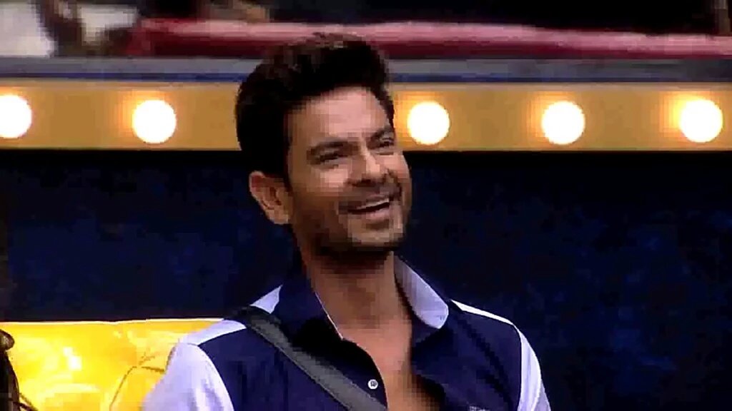filmymantra's tweet photo. #BB9 #BiggBoss9
Tell us why @keithsequeira deserves to win Bigg Boss 9 🏆

Dont Forget to Retweet 🔁 https://t.co/4W7N8kYGuo