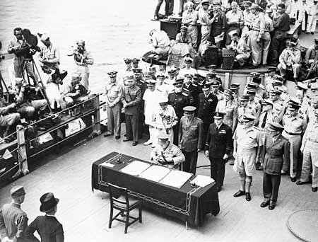 DavidWDoughty's tweet image. #WW2 #WW11 View of the #JapaneseSurrender ceremonies - ddoughty.com/ww2.html
