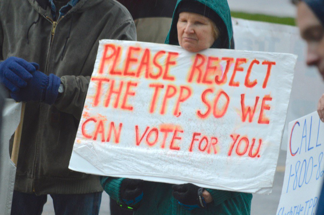 citizenstrade's tweet image. Great photo from one of this week's excellent #StopTPP rallies: "Please reject the #TPP so we can vote for you"