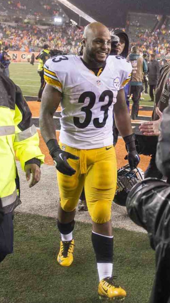 lindsambrosia's tweet image. From W.S. Guy Middle School to the NFL and we 💙 you just the same. So proud of you, Fitz! @Toussaint_Mr28