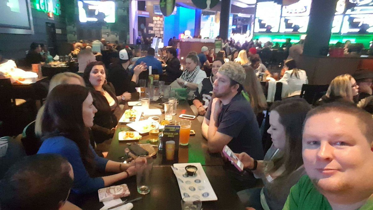 paulmcrook's tweet image. Pics from last nights minimeetup #Boston @ChiveNewEngland @BostonChive @theCHIVE @ChiveNation @LizHenchey @shmeee13