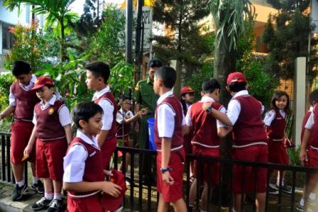 sdbpiyes2's tweet photo. 15' Senin #GPS
@ridwankamil,@BDGcleanaction,@se_bdg,@relawan_bdg,@bplh_kotabdg,@disdik_bandung,@DiskominfoBdg https://t.co/3kNAXSJ39I
