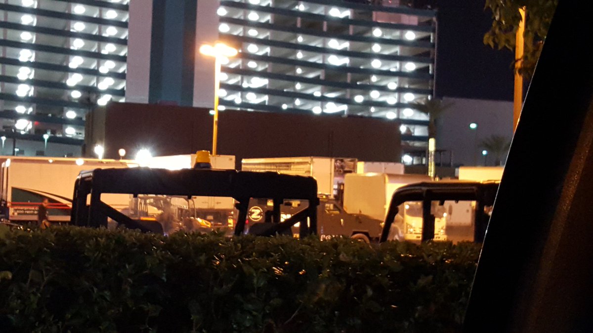 MiaLed81's tweet photo. The Bourne 5 production crew has landed in LV!! #letsgetfilming #neveradullmoment @ChilisJobs https://t.co/ynMcYNOzQs