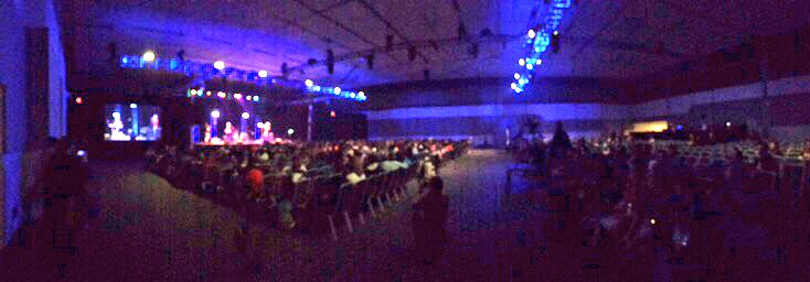 CorvinBirdy's tweet photo. Watching #FCUnleashed with @kiswara while @FoxAmoore and @peppercoyote are playing. #FC2016 https://t.co/kHRqPm1VvL