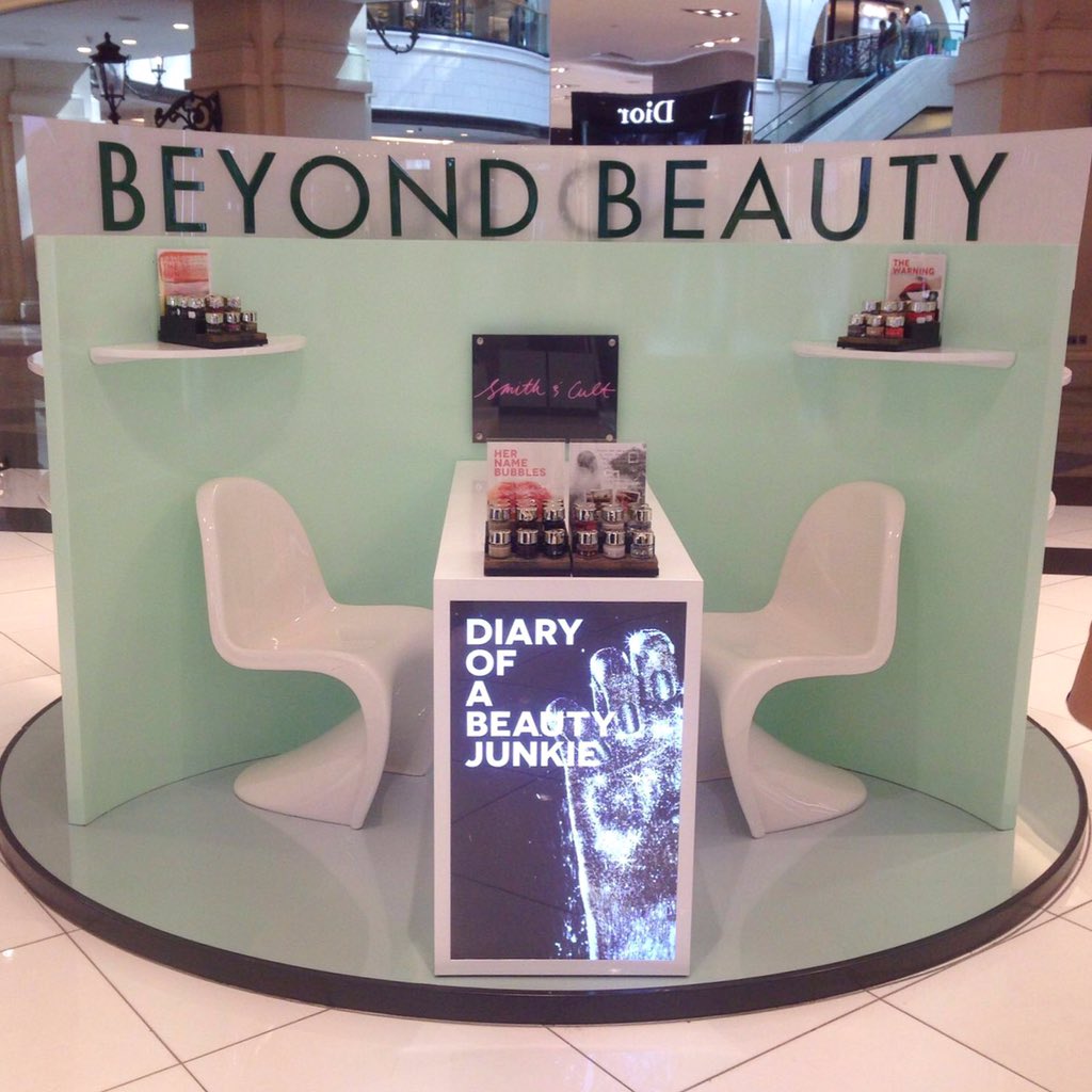 EmergingBeautyB's tweet photo. Visit #BeyondBeauty #HarveyNicholsDubai this week from 2pm to 10pm for a free nail art session with @smithandcult 🎉 https://t.co/hbvyoxGPm3