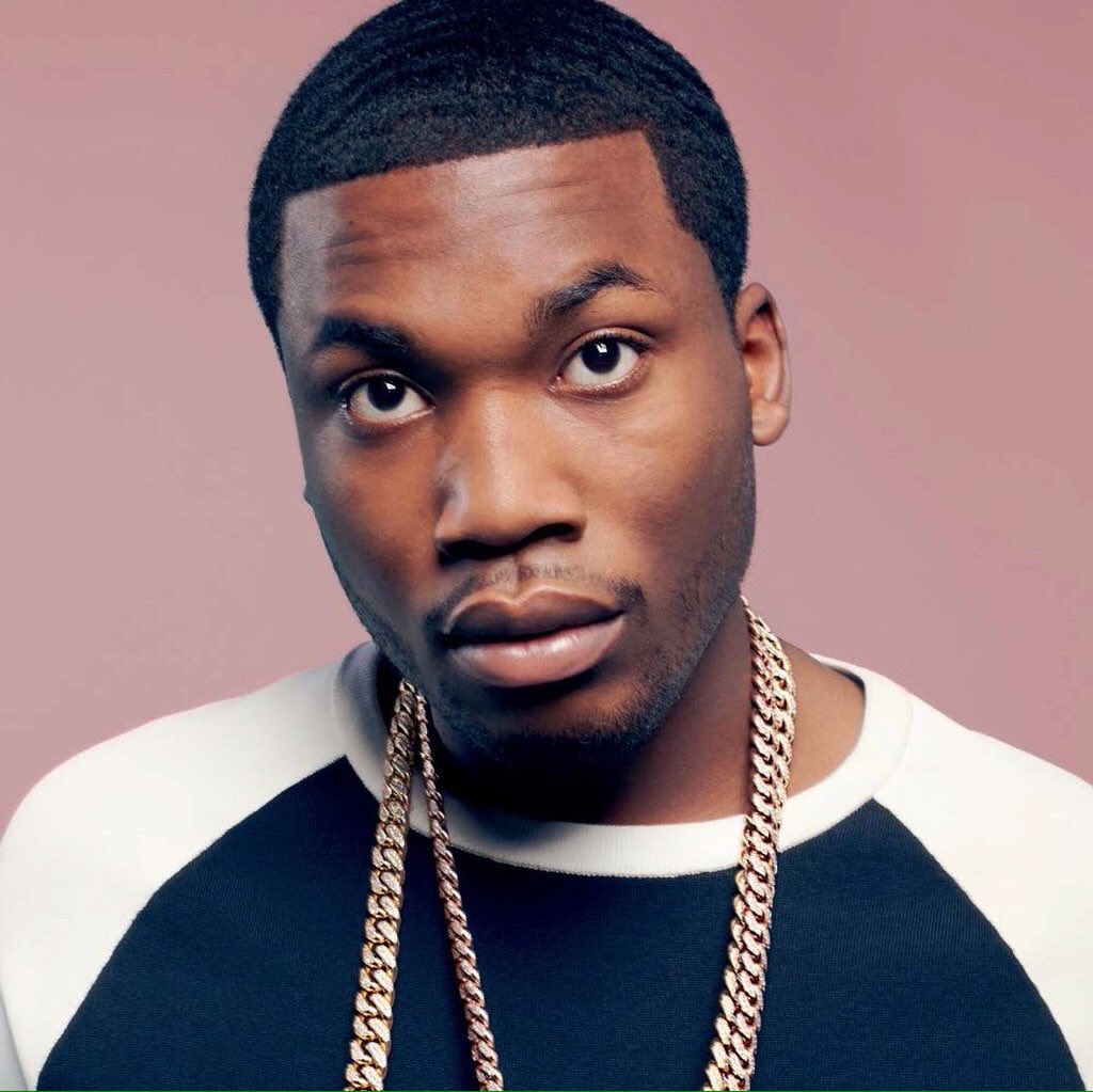 WhosBetter3's tweet photo. Better rapper
Rt- meek mill
Like- this panini https://t.co/7meZ3misl1