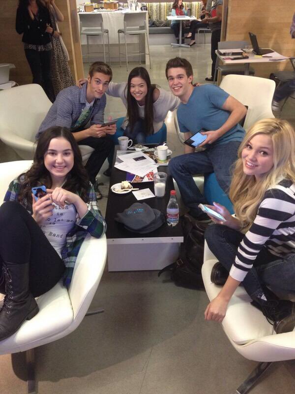 laurenftaspyn's tweet photo. #2YearsOfIDDI 😩❤️ https://t.co/EI8Q0mH51w