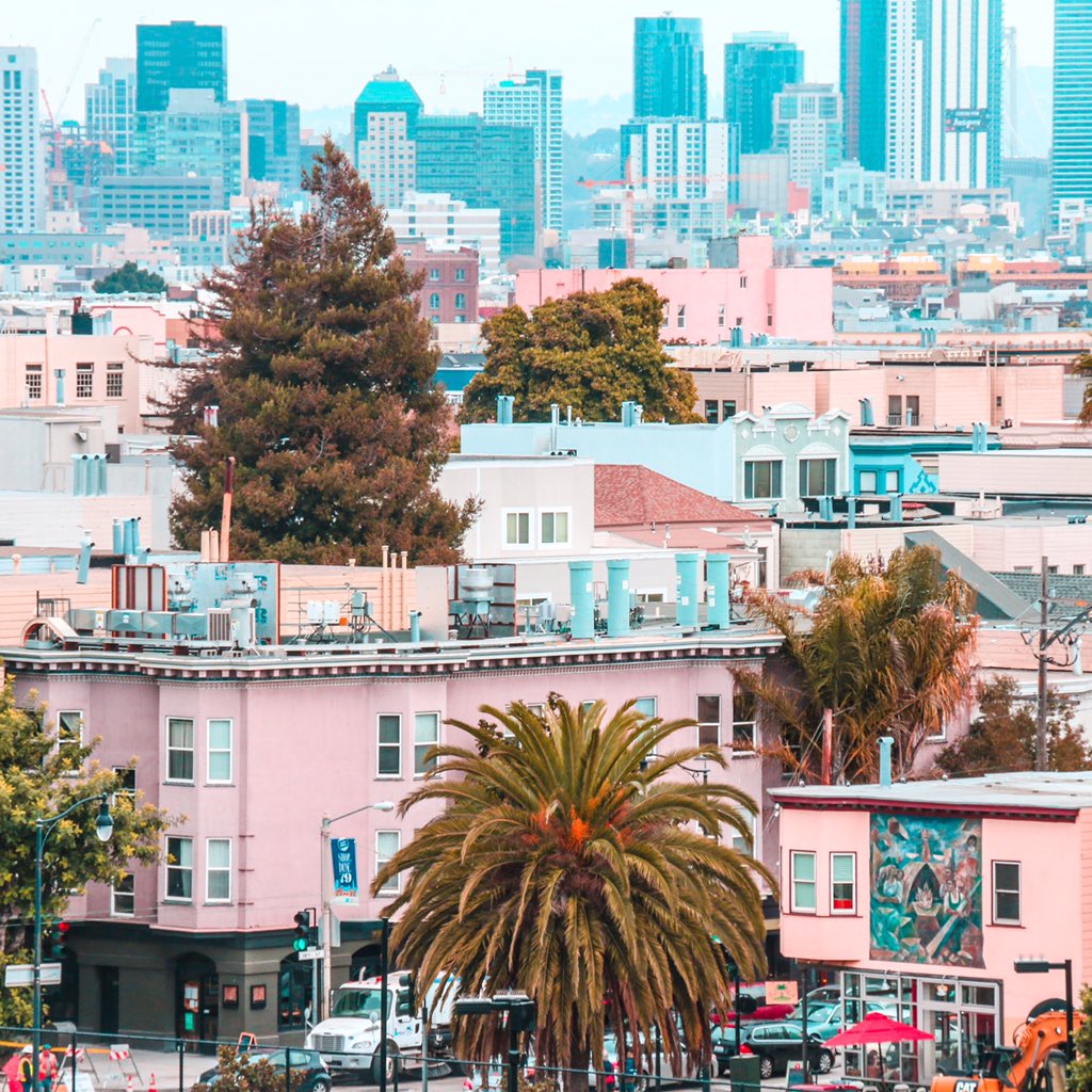 We brought our #photographers to #SanFransisco. Plenty of material to work with 👌 #StartUp #SocialMediaMarketing