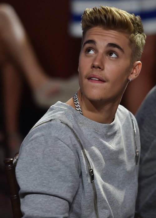 biebskendalI's tweet photo. he's so pretty wow https://t.co/8VKZZyJL6H