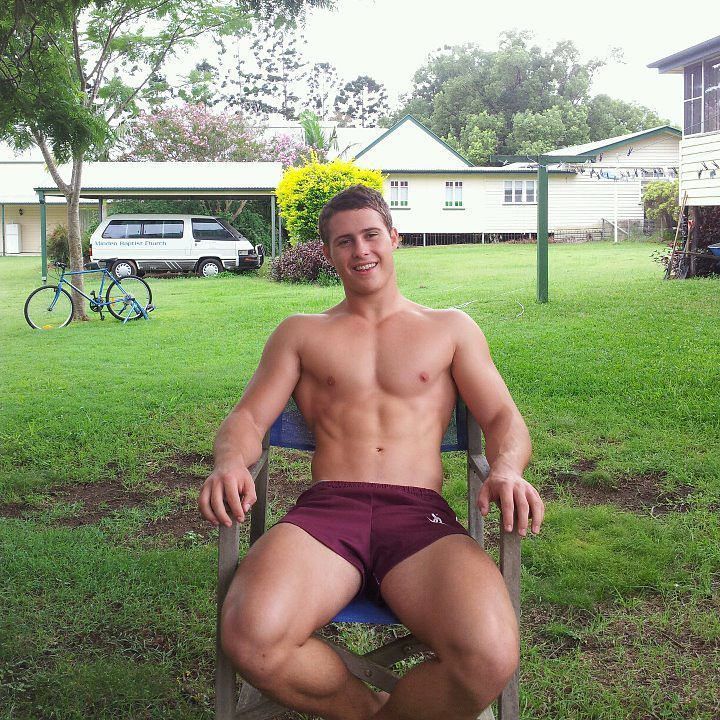 ToddJSaporito's tweet photo. #TMLR: (#mystraightfriend) #itsToddS #ToddJSaporito #RealMen!! #FLEXSpas #inkedMen #tattoo #shredded #squat #bigben… https://t.co/LIUy0EGYA4