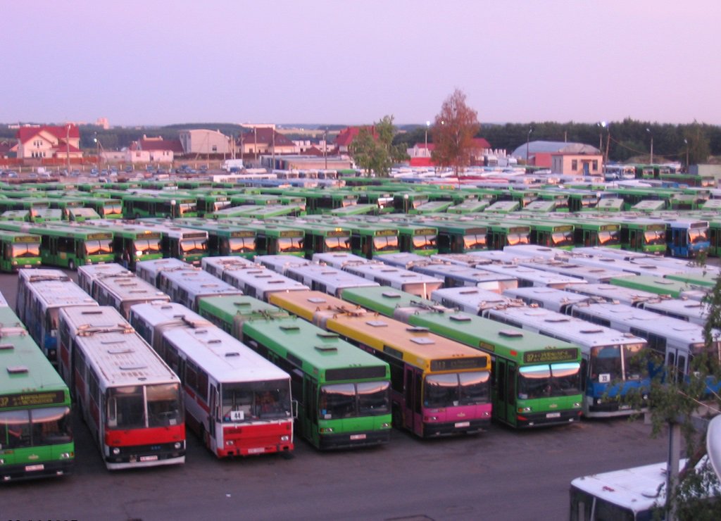 грузовые автотранспортные предприятия. грузовое сто. грузовые автотранспортные предприятия. грузовой автопарк. автобаза грузовых автомобилей.