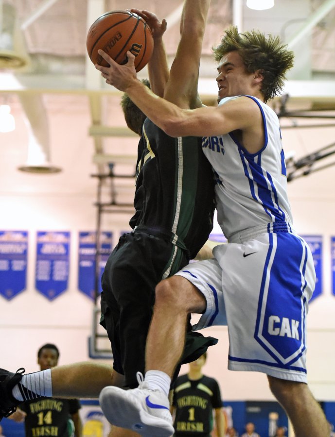 knoxnews's tweet photo. PrepXtra photos: CAK holds off Catholic 48-45 https://t.co/YdCAOUR8fW https://t.co/0mItUSmzXo