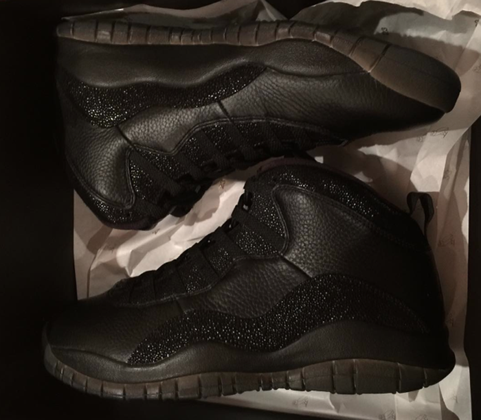ComplexBets's tweet photo. Good news, @Drake fans: black "OVO" Air Jordan 10s are almost here https://t.co/CnQebzY4aj https://t.co/EJGJNkcVSx