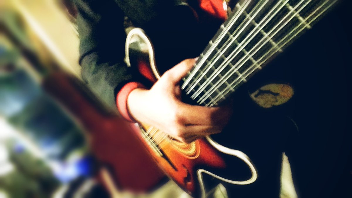 juanesp2525's tweet photo. At work!!!! #trabajando #tocando #bajoquinto #bajoquintero #tampico #cn #codigonorte #norteño #cacari #oficial https://t.co/vGIVYSeGdK
