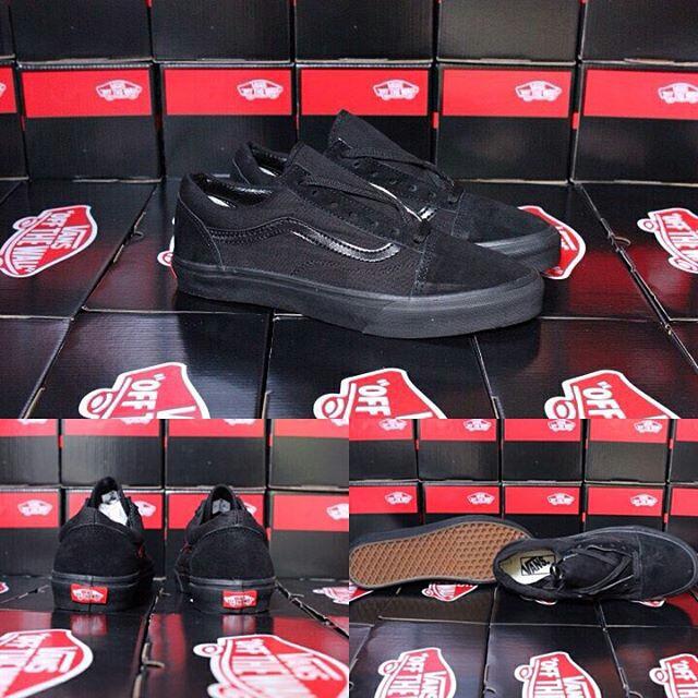 NewMarketAs's tweet photo. Vans original , premium #vansmurah #jualvans #vansoffthewall #vansicc #dt #vansifc #vanspremium #vansoriginal SALE ! https://t.co/kch83XjLhR