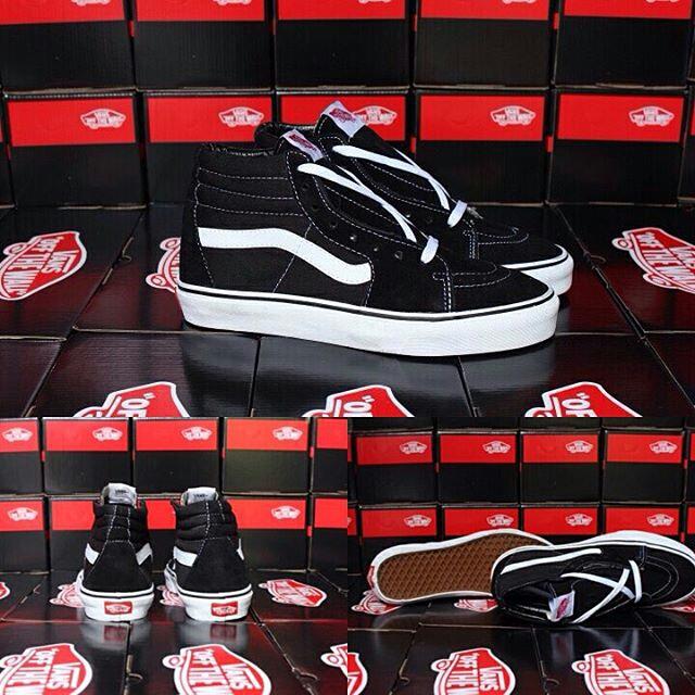 NewMarketAs's tweet photo. Vans original , premium #vansmurah #jualvans #vansoffthewall #vansicc #dt #vansifc #vanspremium #vansoriginal SALE ! https://t.co/lU70PAN9sj