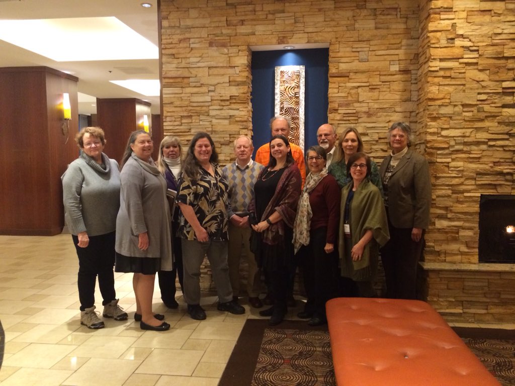 LindaHOkazaki's tweet photo. California Genealogical Society members love #SLIG2016 @CAancestors https://t.co/reCQqE4qZ8