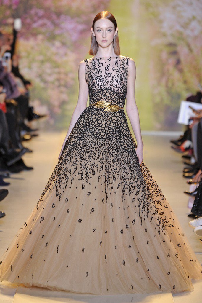 PINKCHLKBOARD's tweet image. which zuhair murad dress is the most beautiful?