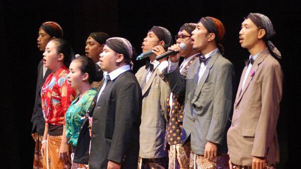JavaBeatboxFest's tweet photo. ACAPELLA MATARAMAN | GUEST SHOWCASE
https://t.co/AmDsP1t3wJ
#Throwback #JavaBeatboxFest2015 https://t.co/wvr2fzr7Ap