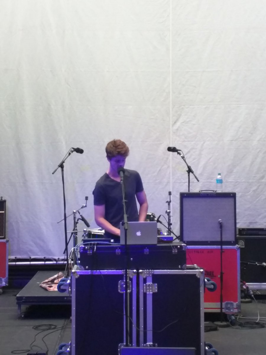 And now <a href="/soundsofyoste/">Yoste</a> in the carpark #2high2016 #2highvitalsigns #bneart