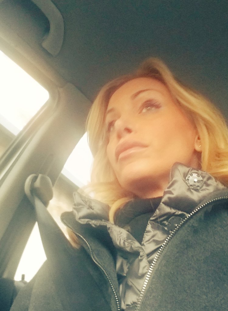 solofedebertoni's tweet photo. Già ' attiva....#moving #cinecitta #Roma #ProjectSuperSecret #HaveADreamFor2016 #theblondbrain💋 https://t.co/BZFMx1y8Ii