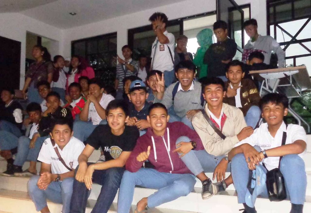 VCR2014's tweet photo. Ada yang tau ini sedang apa dan dimana? https://t.co/hJpMxRwVfo